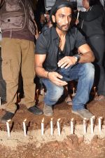 Ranveer Singh at the peace march for the Delhi victim in Mumbai on 29th Dec 2012 (216)
